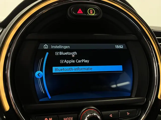 MINI Clubman 1.5 One Salt Business 2018 Benzine 24