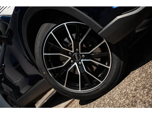 Audi Q3 45 TFSI e S edition 2022 Hybride Benzine 21