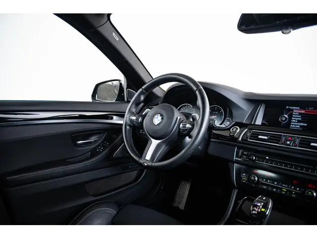 BMW 5 Serie Touring M550xd 2016 Diesel 52
