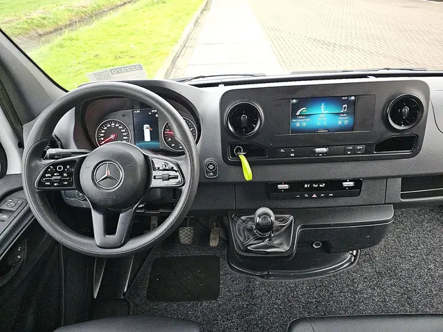 Mercedes-Benz Sprinter 317 2022 Diesel 8