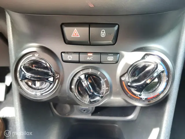 Peugeot 208 1.2 VTi Blue Lease Airco/navi/Pdc 2013 Benzine 17
