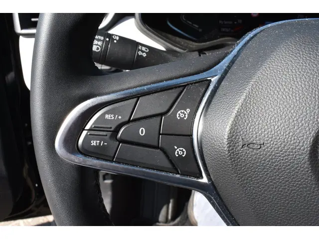 Renault Clio 1.0 TCe 90 Techno 2023 Benzine 24