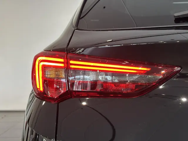 Opel Grandland 1.2 Turbo GS 2023 Benzine 23