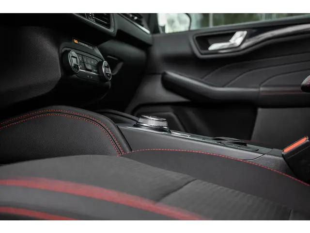 Ford Kuga 2.5 PHEV ST-Line 2022 Hybride Benzine 33