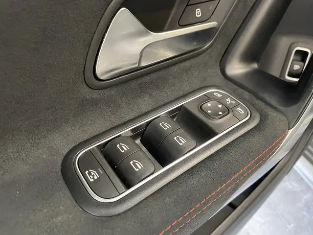 Mercedes-Benz A-Klasse 200 AMG-Line 2019 Benzine 28