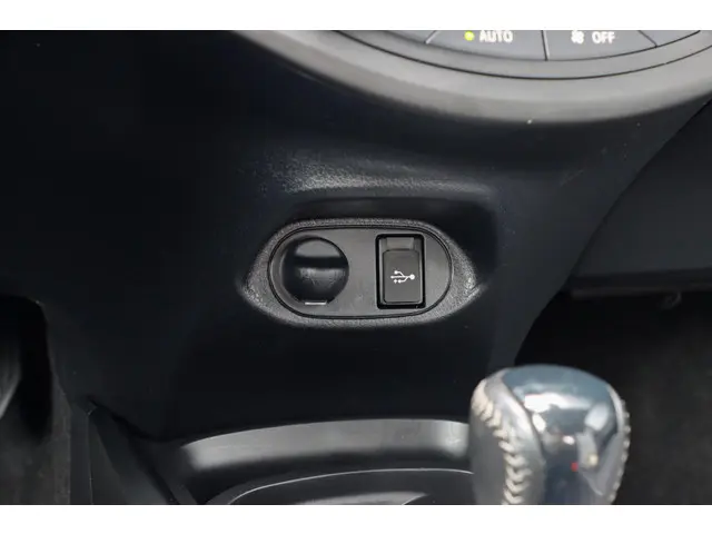 Toyota Yaris 1.5 Hybrid Dynamic 2019 Hybride Benzine 32