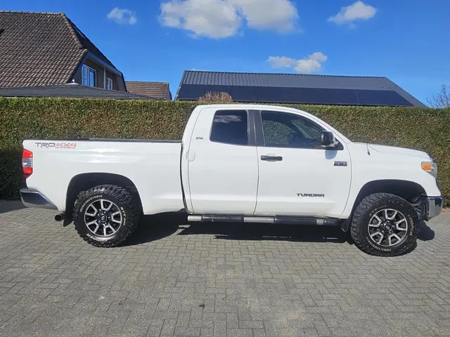 Toyota Tundra 5.7L V8 2015 Benzine 7