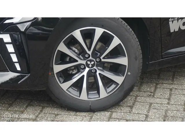 Mitsubishi Colt 1.0T MT Intense 2024 Benzine 7