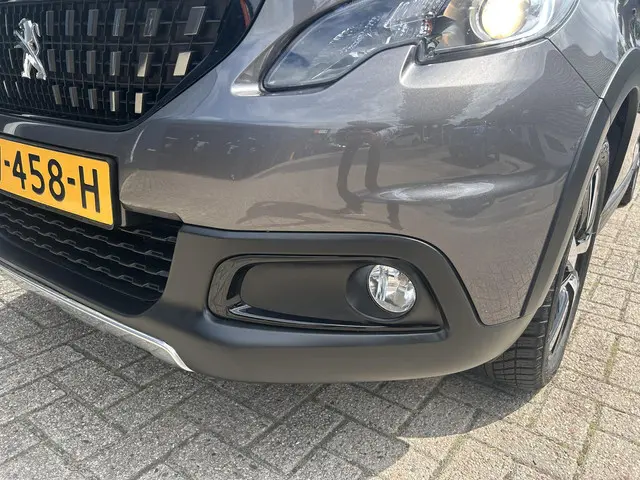 Peugeot 2008 1.2 Turbo 110 PK GT-line 2017 Benzine 28