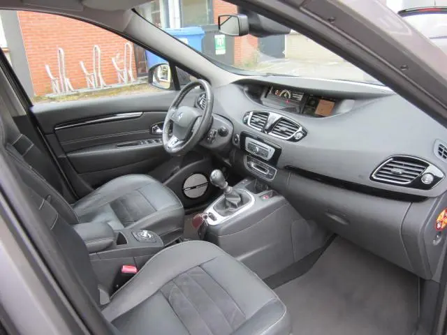 Renault Scénic 1.2 TCe Bose 2016 Benzine 17