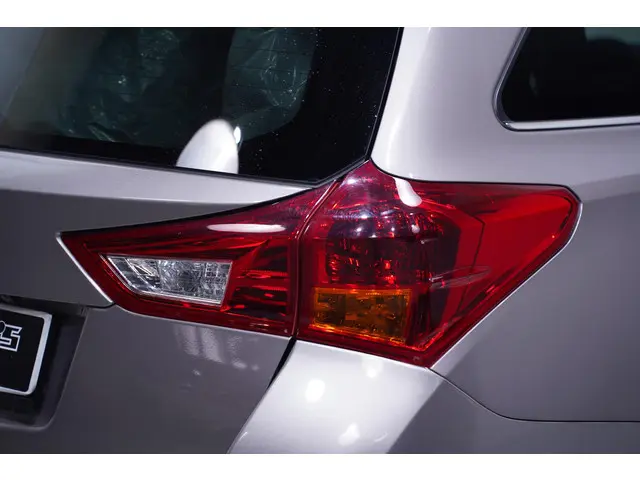 Toyota Auris 1.6 First Edition 2015 Benzine 11