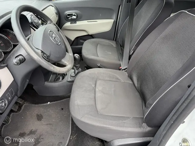 Dacia Lodgy 1.2 TCe Blackline 7 zit plaats 2014 Benzine 11