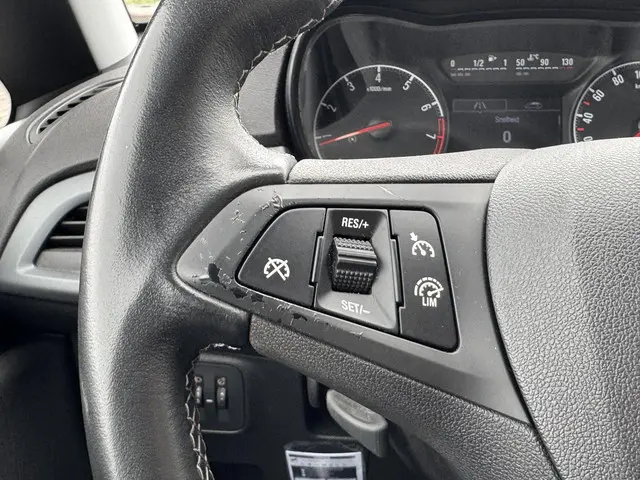 Opel Corsa 1.4 Favourite 2018 Benzine 9