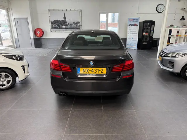 BMW 5 Serie 520i High Executive 2012 Benzine 7