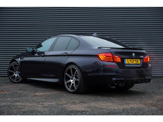 BMW M5 5-serie Competition Edition 2017 Benzine 13