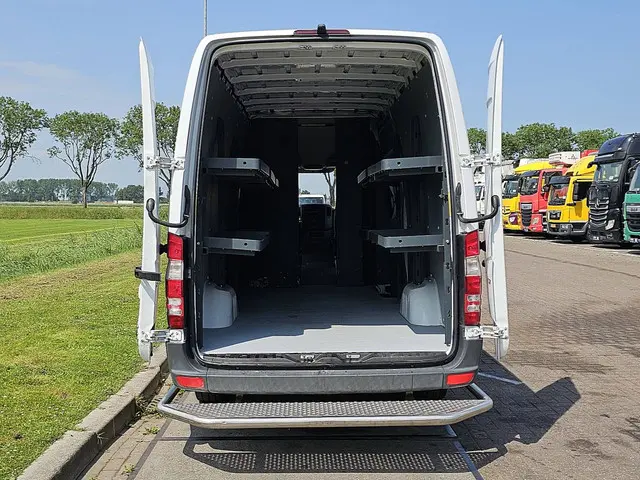 Mercedes-Benz Sprinter 311 2018 Diesel 11