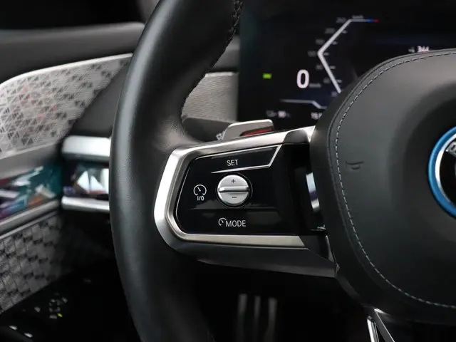 BMW i7 xDrive60 106 kWh 2024 Elektrisch 36