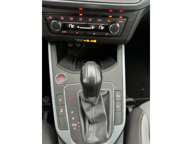 SEAT Arona 1.0 TSI Style Business Intense 2018 Benzine 8