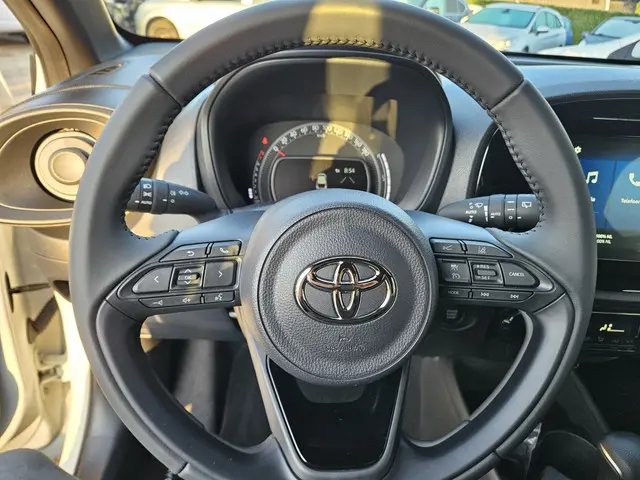 Toyota Aygo X 1.0 VVT-i S-CVT Play,Automaat 2025 Benzine 19