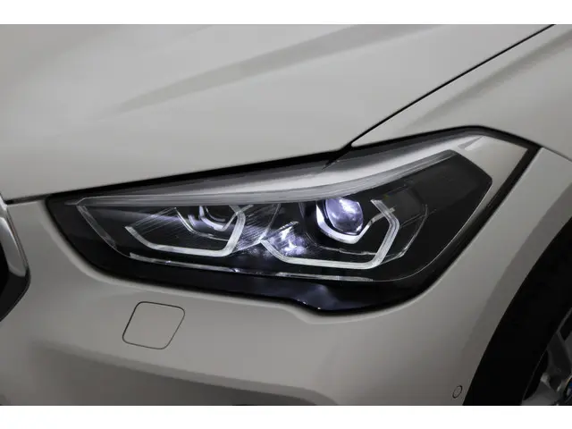 BMW X1 sDrive18i Executive Automaat 2020 Benzine 26