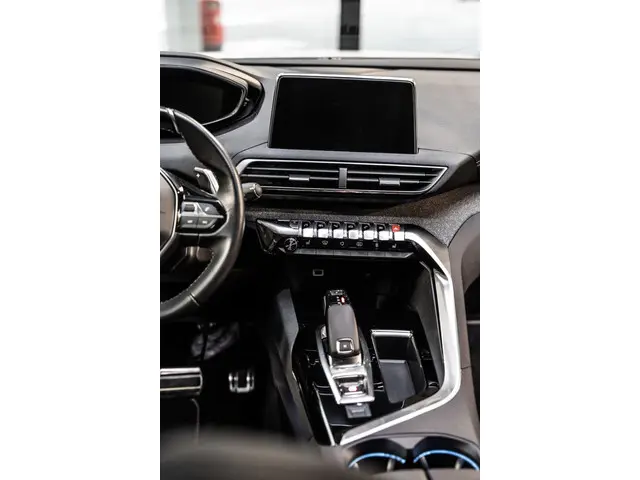 Peugeot 3008 1.6 e-THP GT Line 2018 Benzine 18