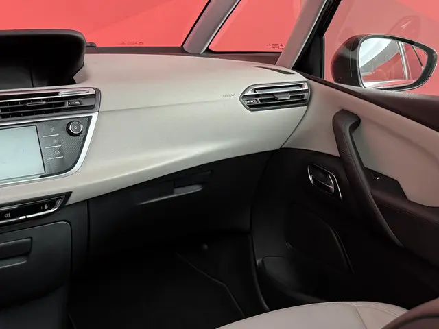 Citroën C4 Picasso 1.6 THP Shine 2017 Benzine 47