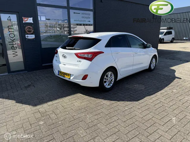 Hyundai i30 1.6 GDi GO! 2017 Benzine 17