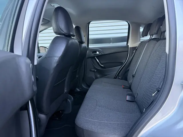 Citroën C3 1.2 PureTech Business 2016 Benzine 12