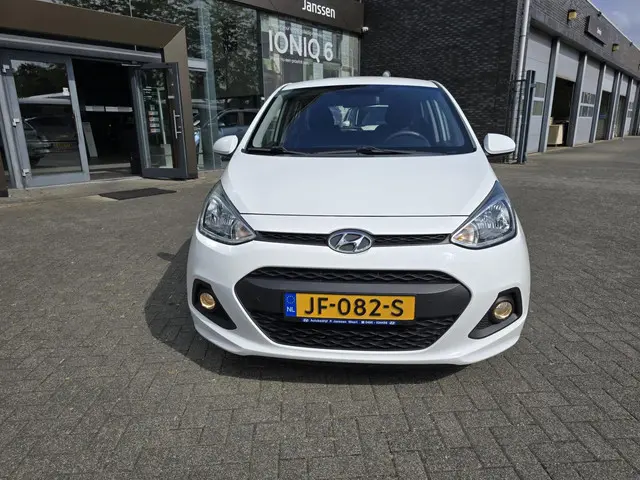 Hyundai i10 1.0i Comfort 1e eig/NL-auto 2016 Benzine 6