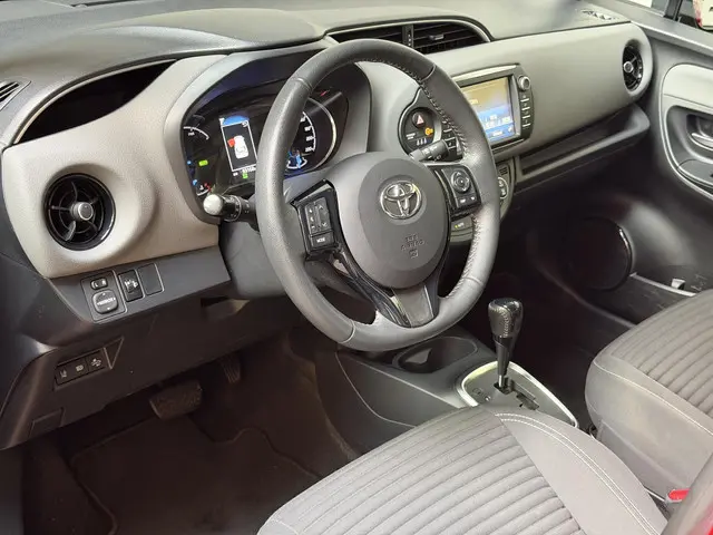 Toyota Yaris 1.5 Hybrid Active 2018 Hybride Benzine 7
