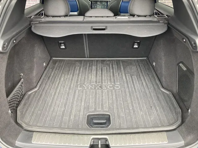 Lynk & Co 01 1.5 Plug-in Hybrid 2023 Hybride Benzine 12