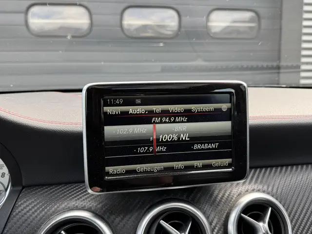 Mercedes-Benz A-Klasse 250 AMG Pakket 2015 Benzine 21