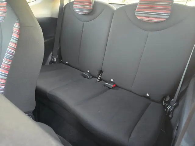 Citroën C1 1.0 e-VTi Live Airco Mooie Auto 2018 Benzine 17