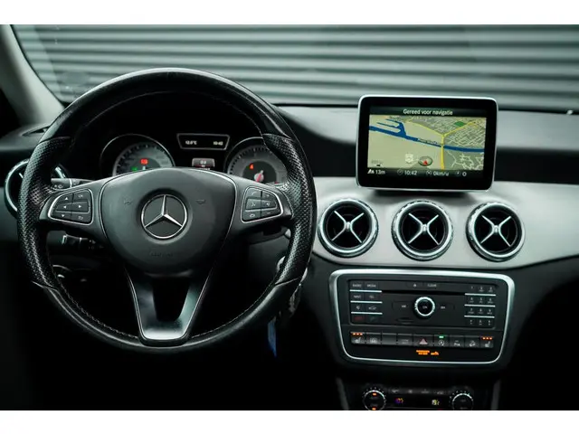 Mercedes-Benz GLA 250 4Matic 2015 Benzine 34