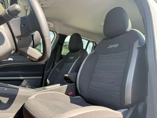 Jeep Avenger Longitude 54 kWh Aut. 2024 Elektrisch 10