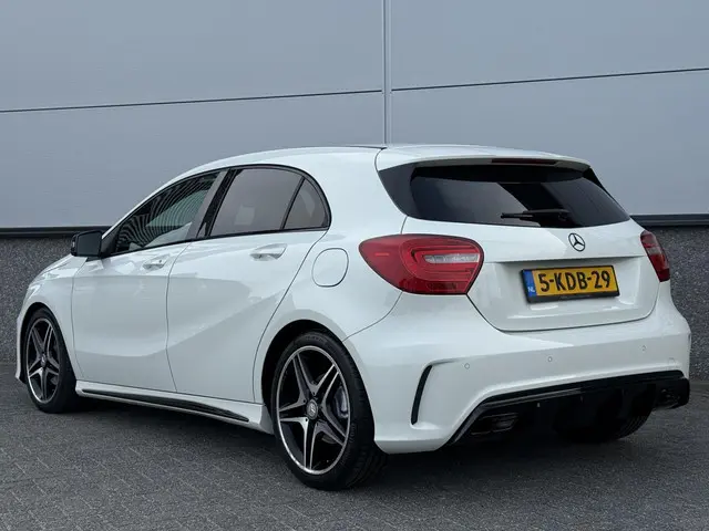 Mercedes-Benz A-Klasse 180 AMG 2013 Benzine 12