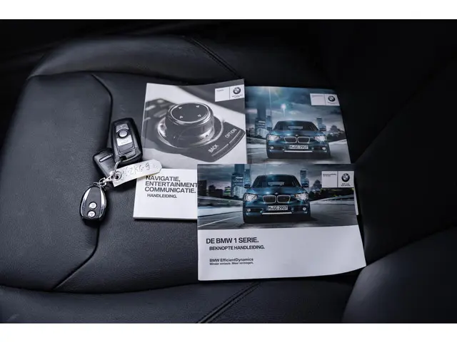 BMW 1 Serie 114i EDE Business+ 2013 Benzine 51