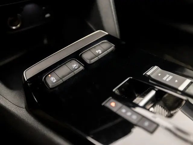 Opel Mokka 1.2 Turbo Elegance Sport 2021 Benzine 24