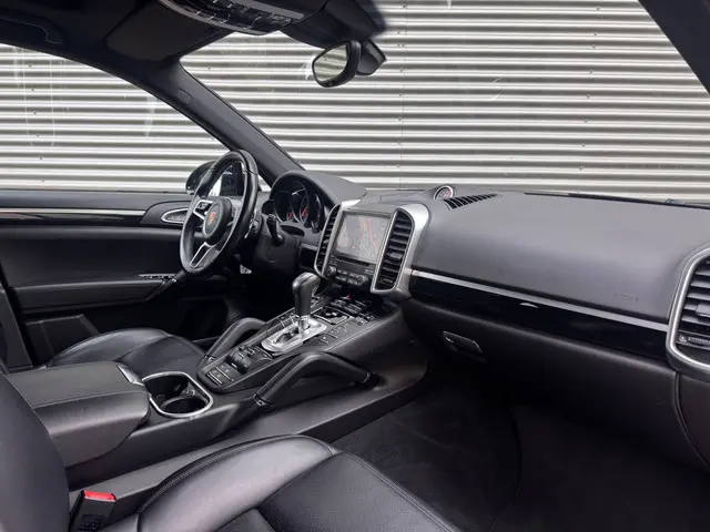 Porsche Cayenne 3.0 D Platinum Edition 2017 Diesel 3