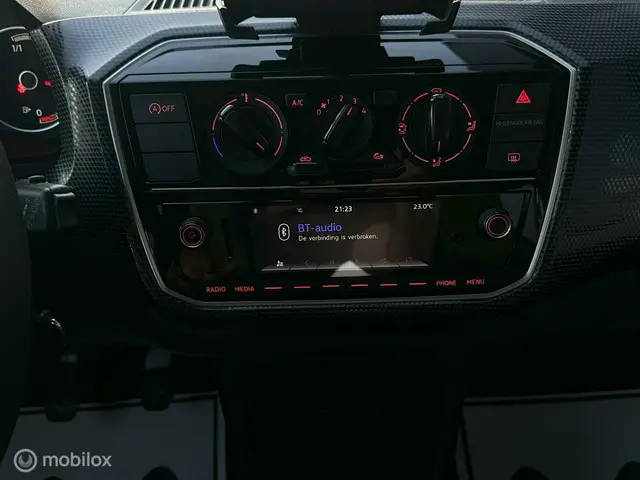 Volkswagen up! 1.0 BMT move up! 2018 Benzine 16