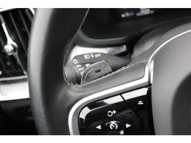 Volvo S60 T4 Automaat R-Design 2019 Benzine 23