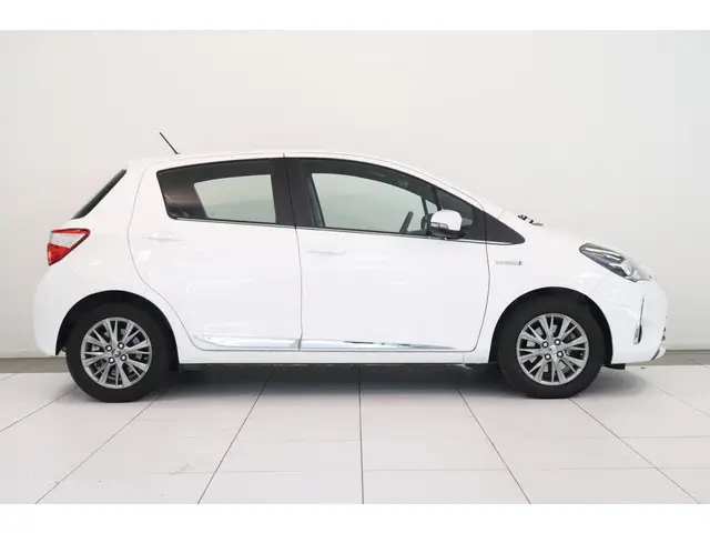 Toyota Yaris 1.5 Hybrid Executive 2019 Hybride Benzine 15