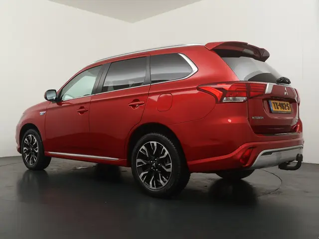 Mitsubishi Outlander 2.4 PHEV Pure 2018 Hybride Benzine 3