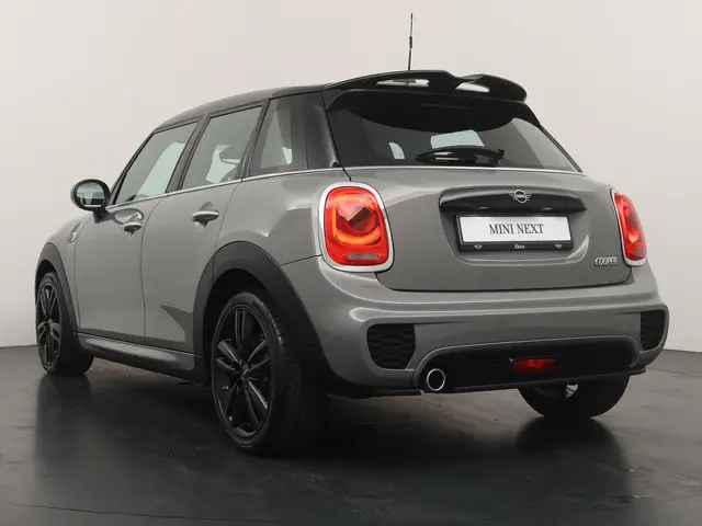 MINI 5-Deurs Cooper 2020 Benzine 11