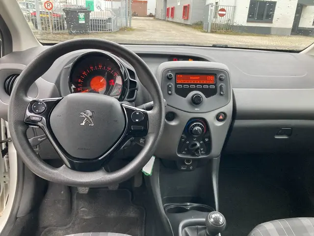 Peugeot 108 1.0 e-VTi Active Airco, 5 Deurs,.. 2019 Benzine 8