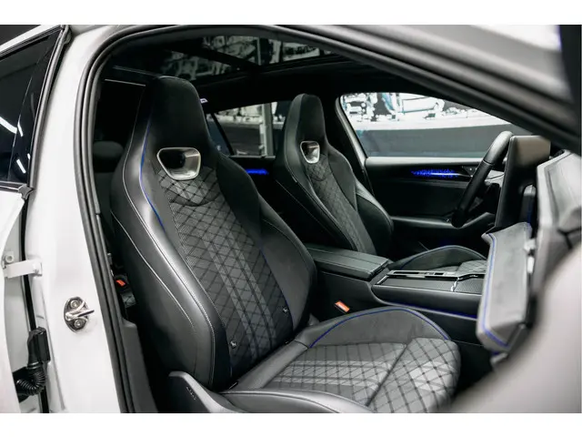 Volkswagen Passat R-Line Diesel 2024 Diesel 29