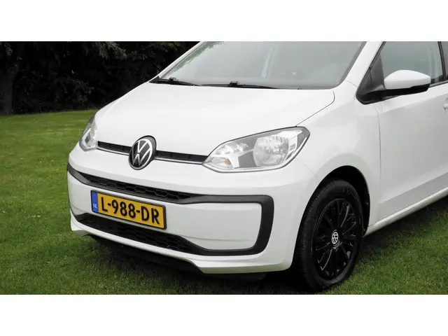 Volkswagen up! 1.0 5 Drs Airco blue tooth 2021 Benzine 16