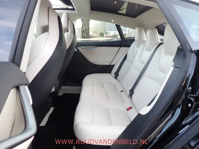 Tesla Model S 75D 2018 Elektrisch 11