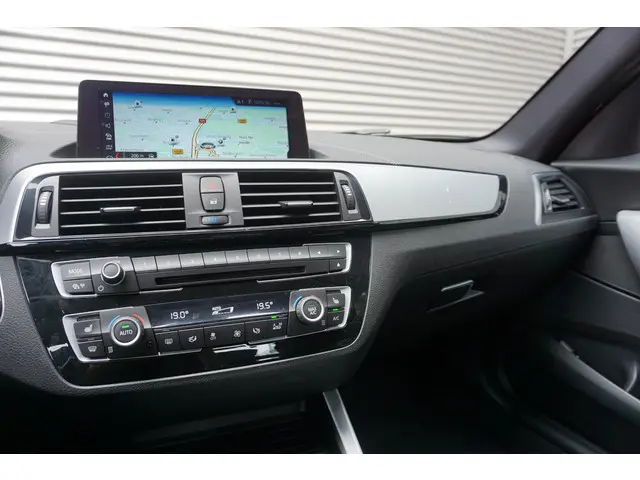 BMW 1 Serie 118i 2019 Benzine 11