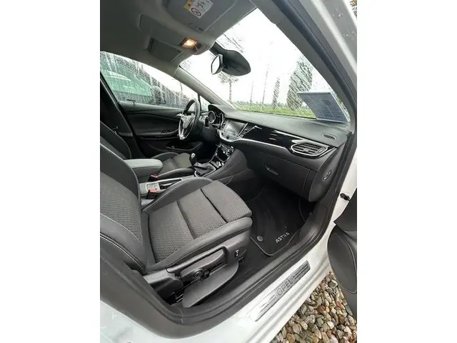 Opel Astra 1.4 Innovation 2018 Benzine 16